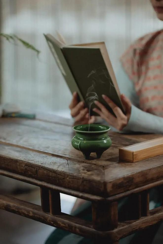 高净值人群社交新风尚如何正确熏闻沉香？不朽情缘正版2025下半年沉香熏闻成